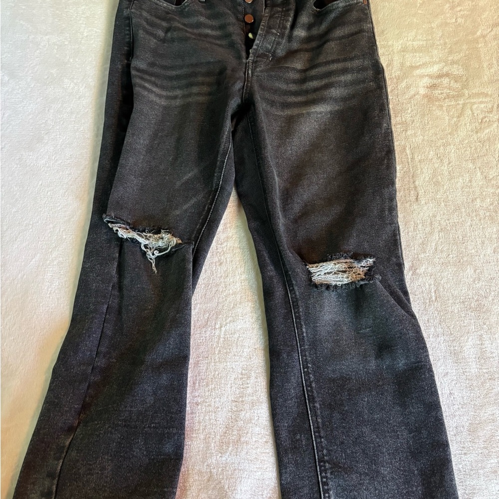 Classic Black Straight Leg Jeans with Timeless Appeal